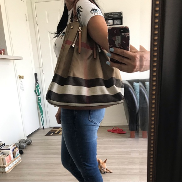 Burberry Tote - Picture 6 of 6